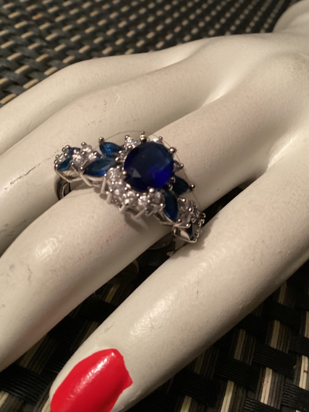 Sterling Silver Sapphire Ring COCKTAIL. CUBIC ZIRCONIA SZ 10💙💙💙💙💙